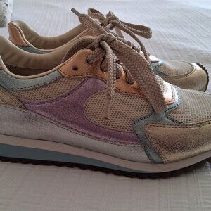 NWB Blowfish Mailbu Brentwood 7.5 Sneakers